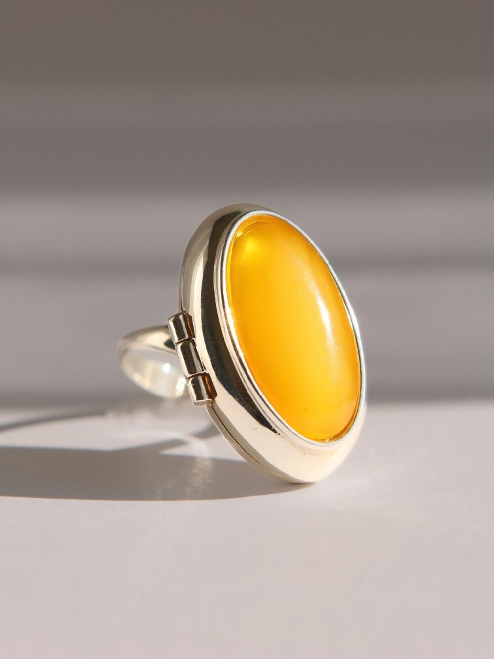 Lemon Baltic Amber Poison Ring in Sterling Silver